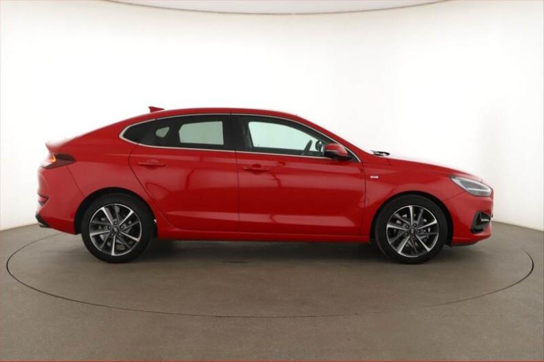 Hyundai i30 - hlavní fotka