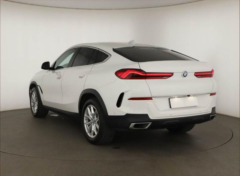 BMW X6 - hlavní fotka