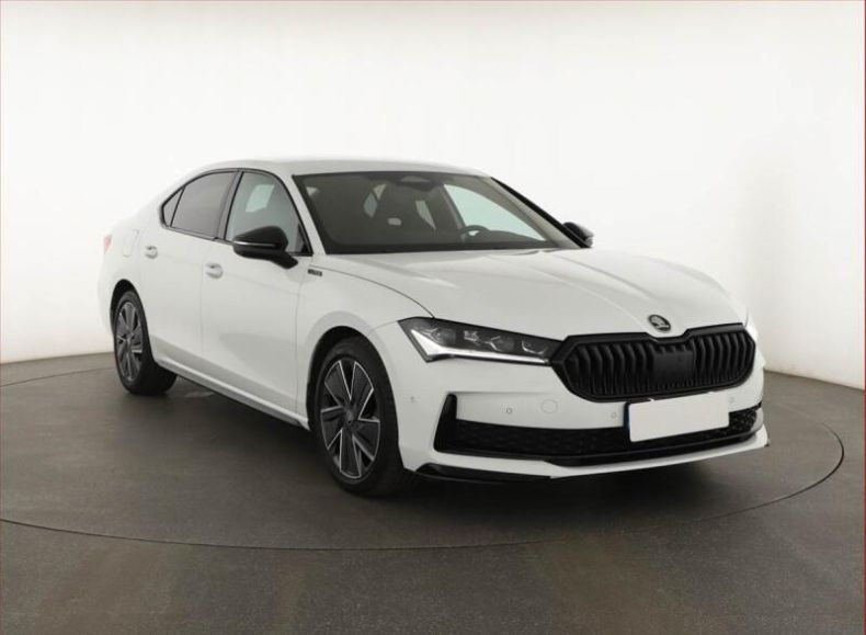 Škoda Superb - hlavní foto