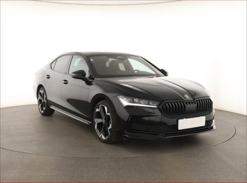 Škoda Superb - hlavní foto