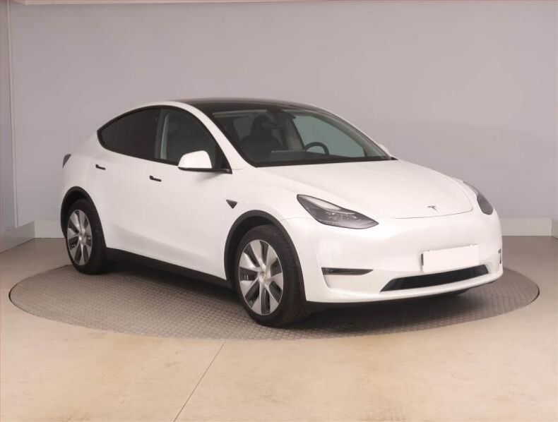 Tesla Model Y - hlavní foto