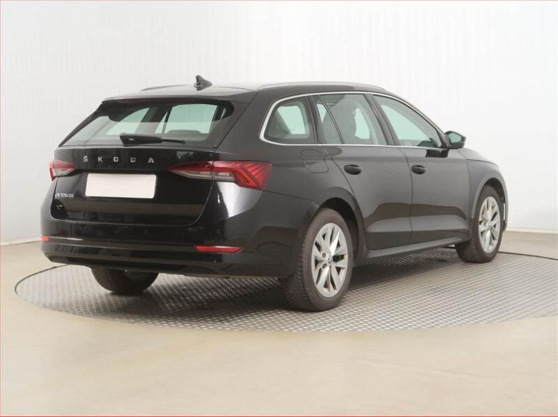Škoda Octavia - hlavní fotka