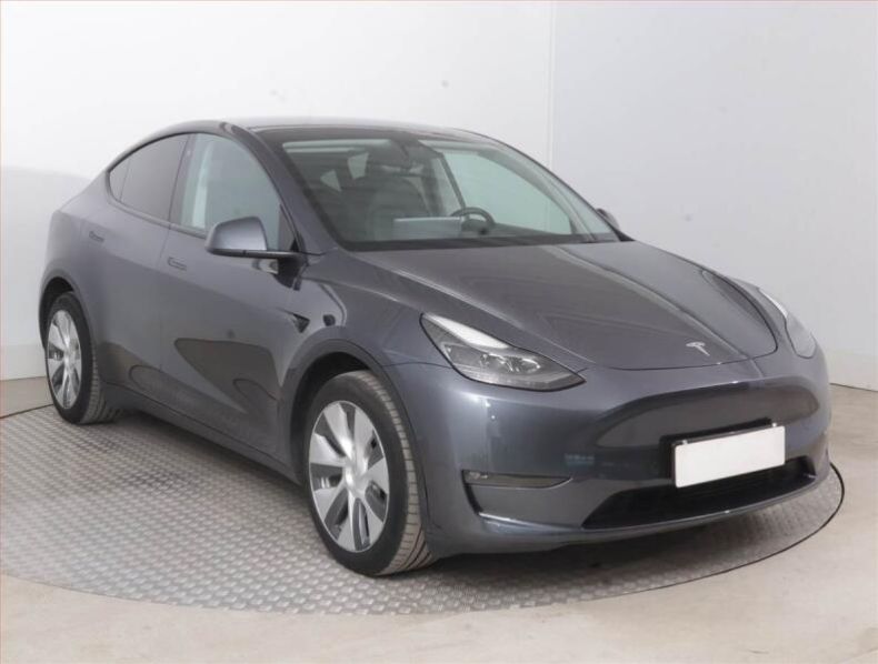 Tesla Model Y - hlavní foto