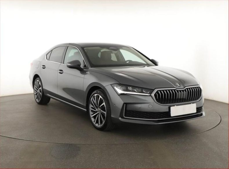 Škoda Superb - hlavní foto
