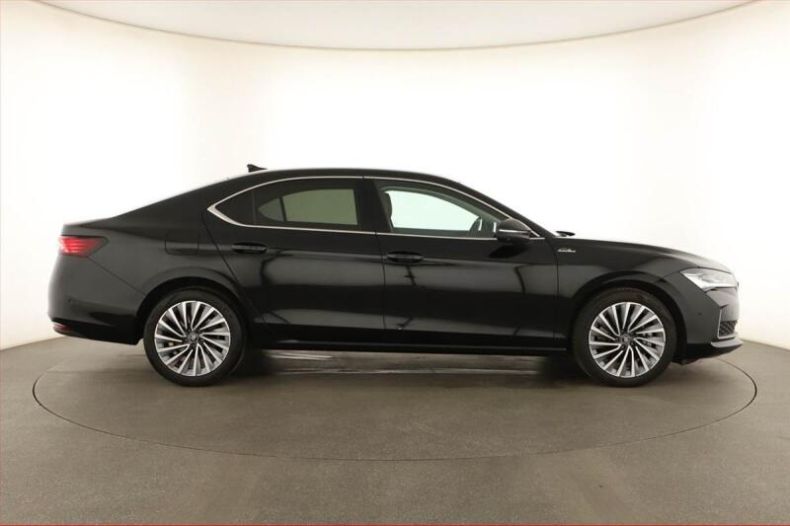 Škoda Superb - hlavní fotka