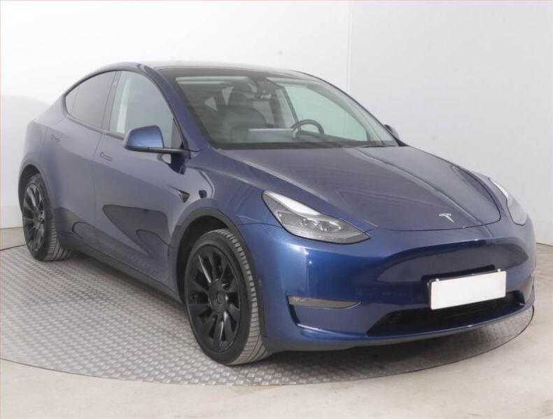 Tesla Model Y - hlavní foto