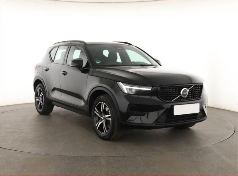 Volvo XC40 - hlavní foto