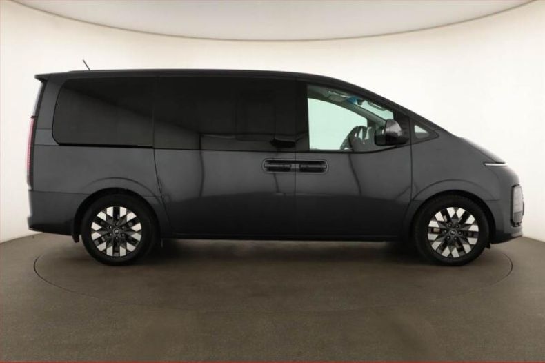 Hyundai Staria - hlavní fotka
