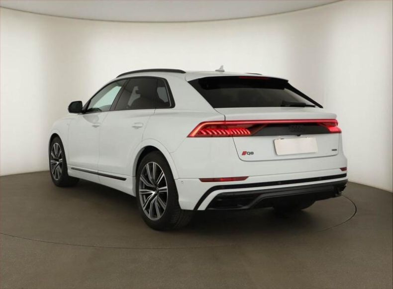 Audi Q8 - hlavní fotka
