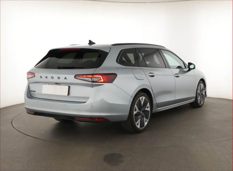 Škoda Superb - hlavní fotka