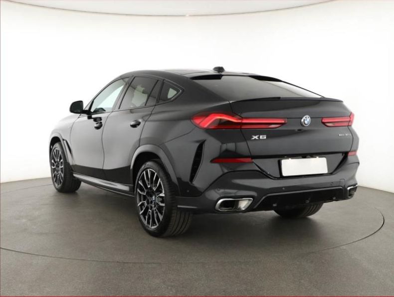 BMW X6 - hlavní fotka