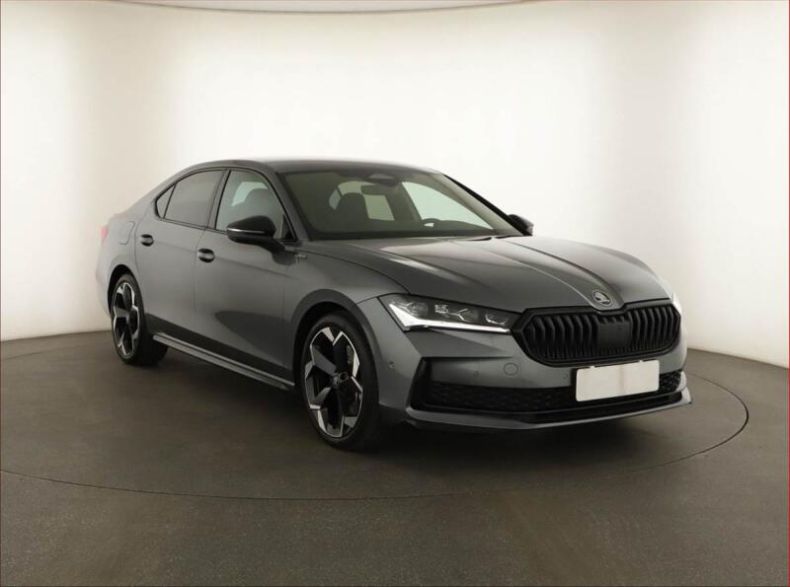 Škoda Superb - hlavní foto