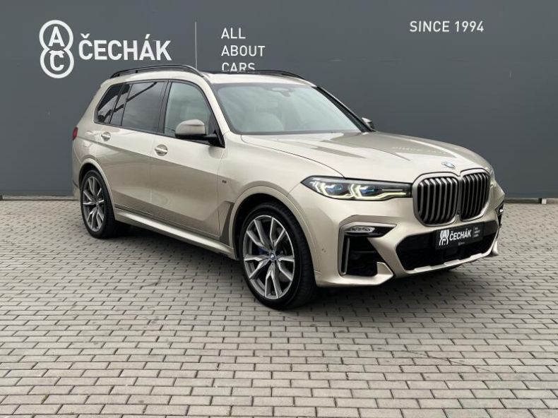 BMW X7 - hlavní fotka