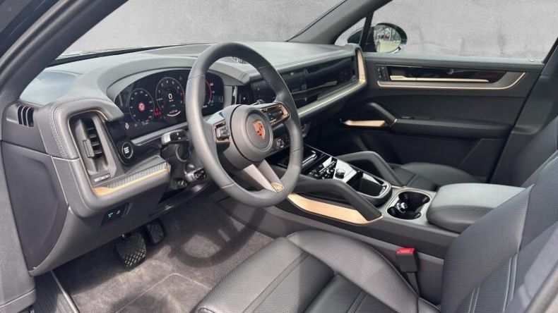 Porsche Cayenne - hlavní fotka
