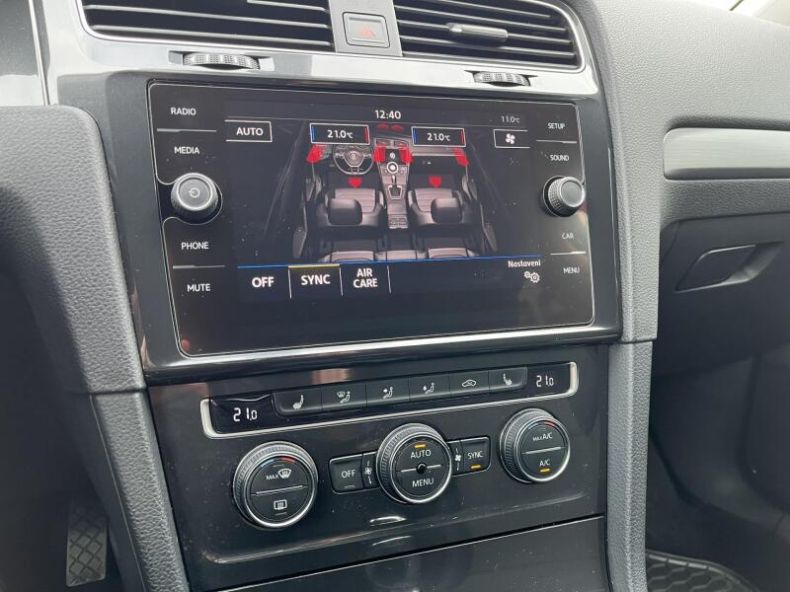 Volkswagen Golf - hlavní fotka