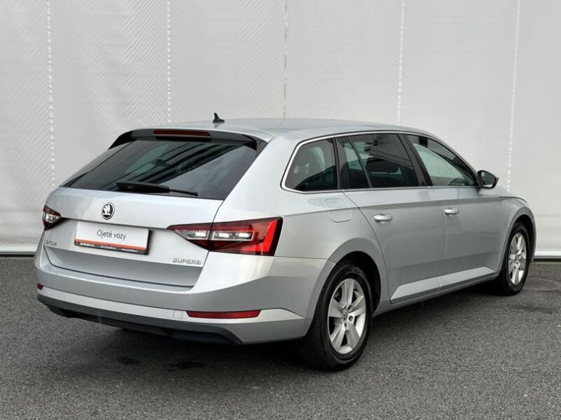 Škoda Superb - hlavní fotka