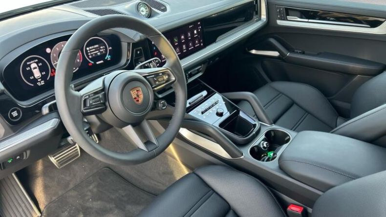 Porsche Cayenne - hlavní fotka