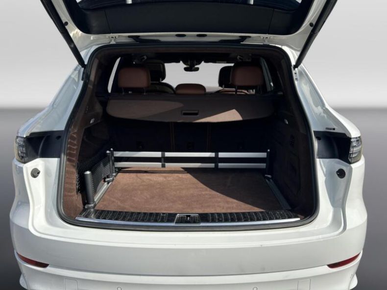 Porsche Cayenne - hlavní fotka
