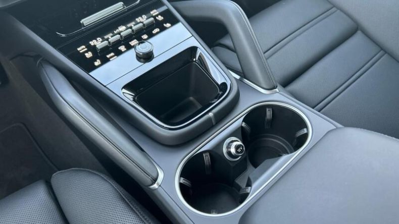 Porsche Cayenne - hlavní fotka