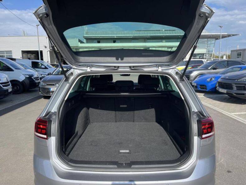 Volkswagen Passat - hlavní fotka