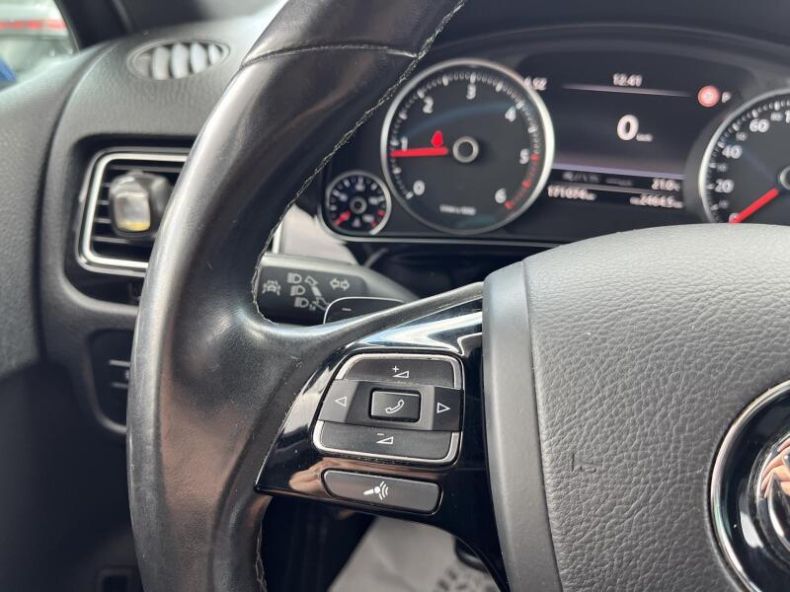 Volkswagen Touareg - hlavní fotka