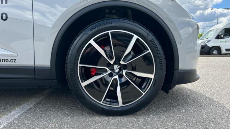 Porsche Macan - hlavní fotka