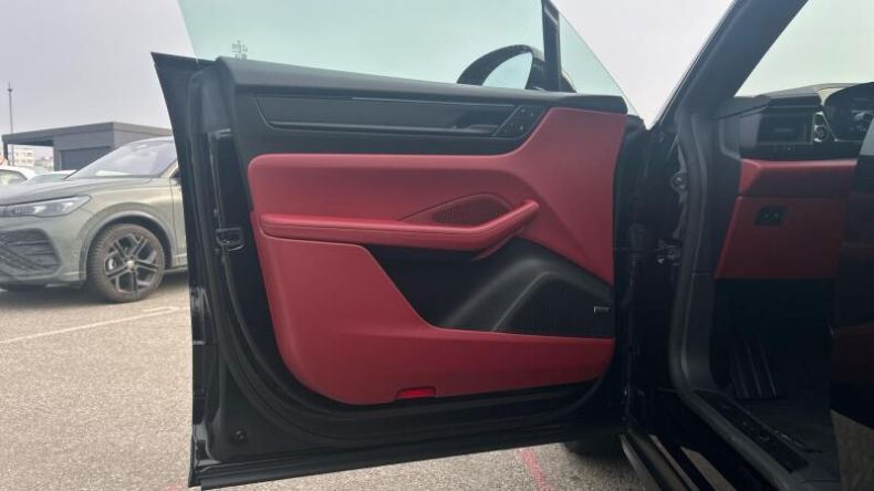 Porsche Macan - hlavní fotka