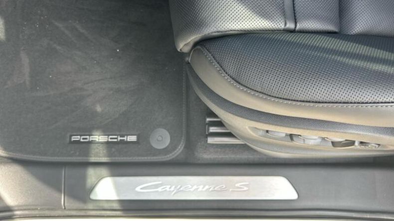 Porsche Cayenne - hlavní fotka