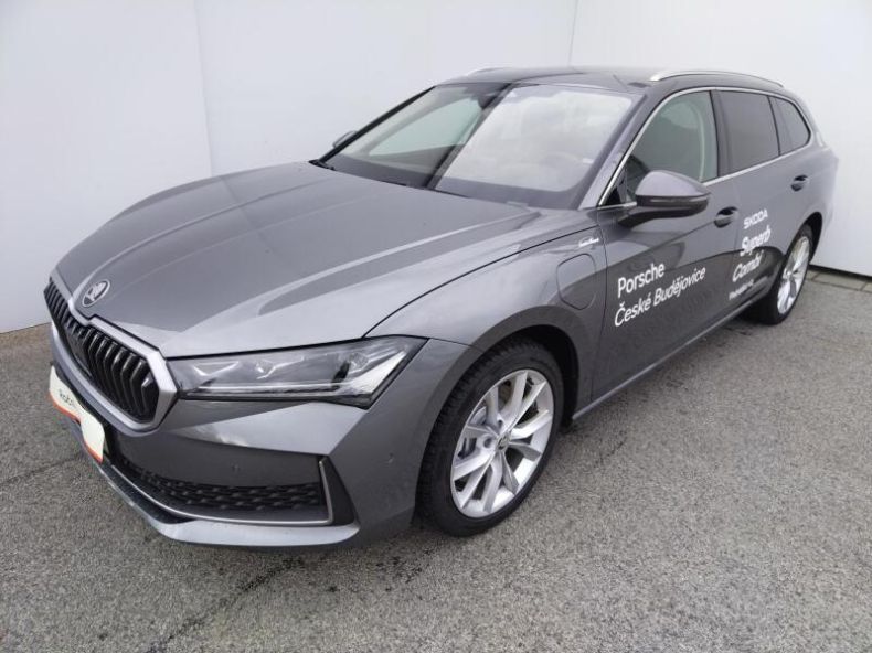 Škoda Superb - hlavní foto