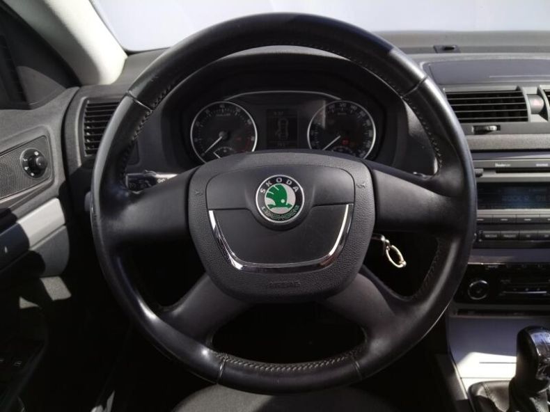 Škoda Octavia - hlavní fotka