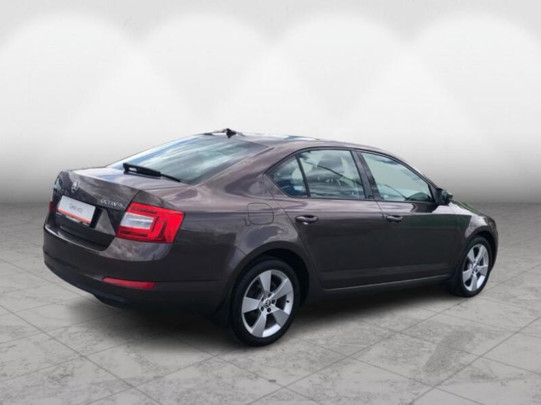 Škoda Octavia - hlavní fotka