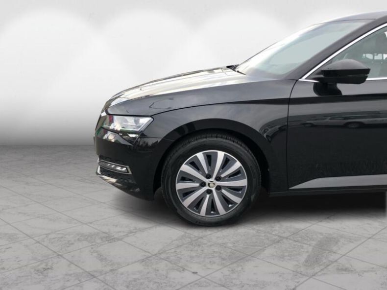 Škoda Superb - hlavní fotka