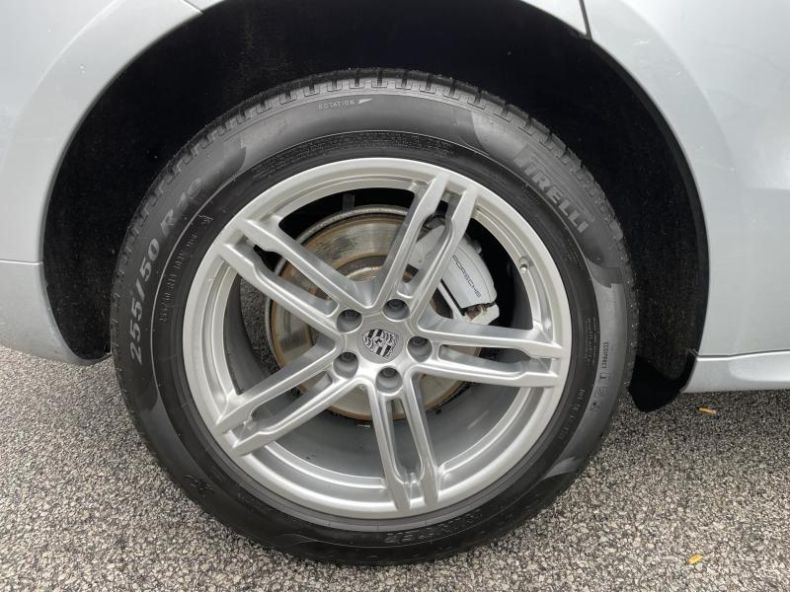 Porsche Macan - hlavní fotka