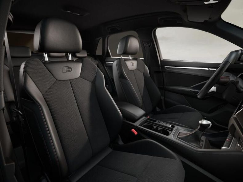 Audi Q3 - hlavní fotka