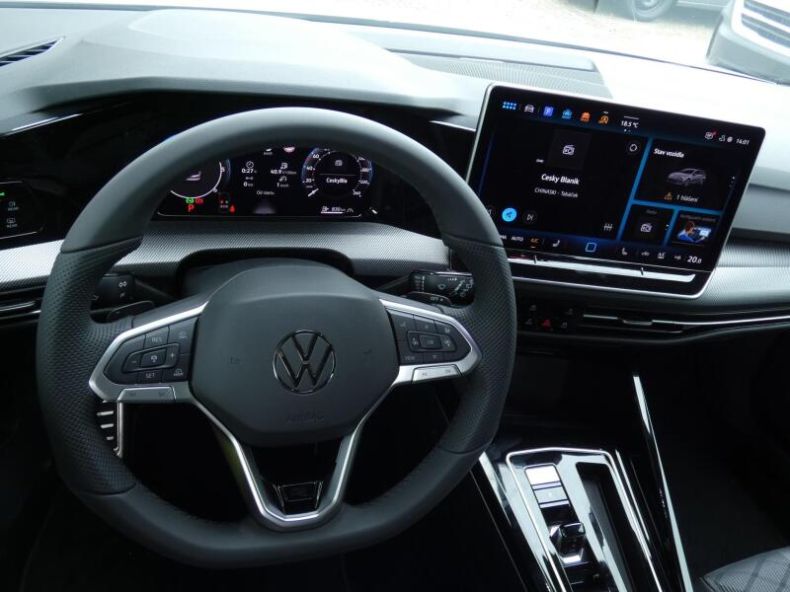 Volkswagen Golf - hlavní fotka