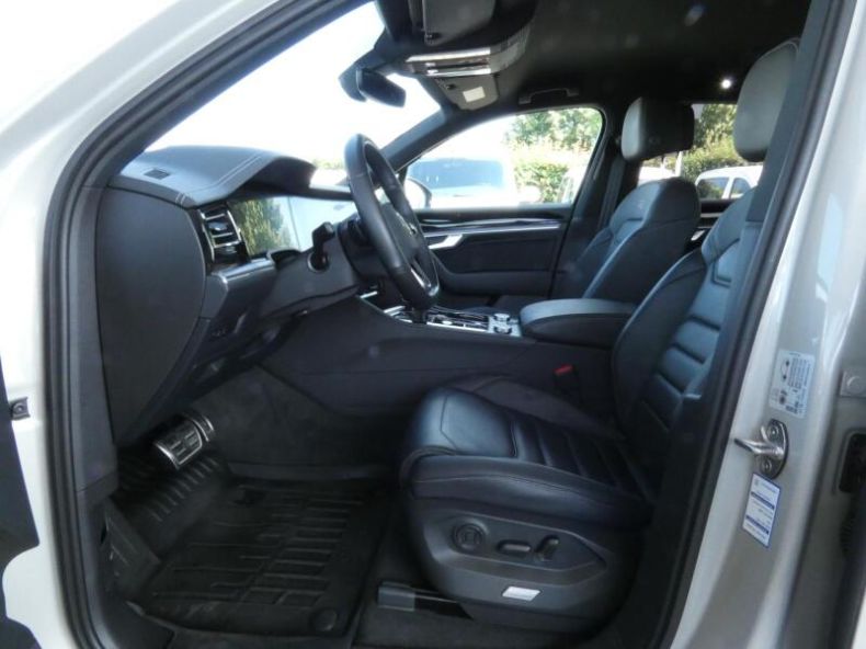 Volkswagen Touareg - hlavní fotka