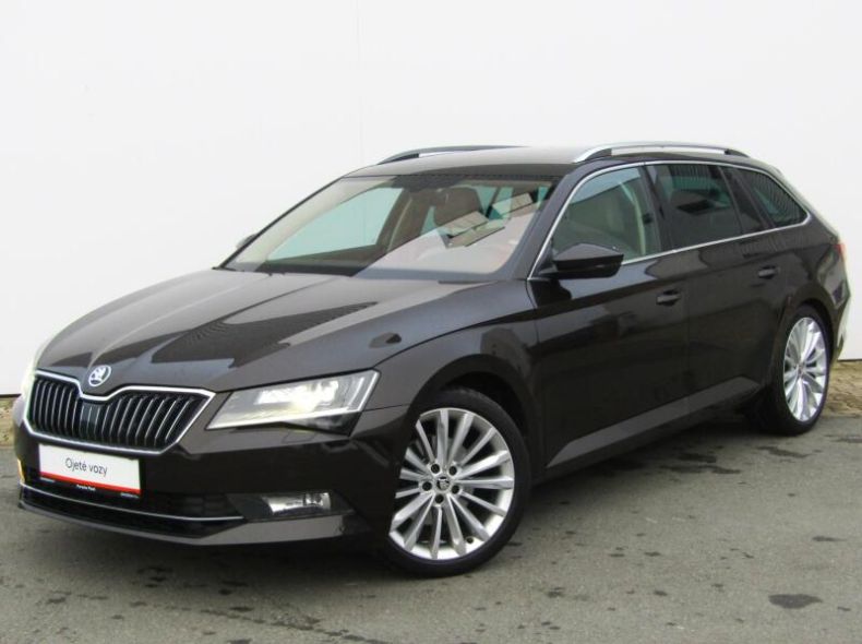 Škoda Superb - hlavní foto