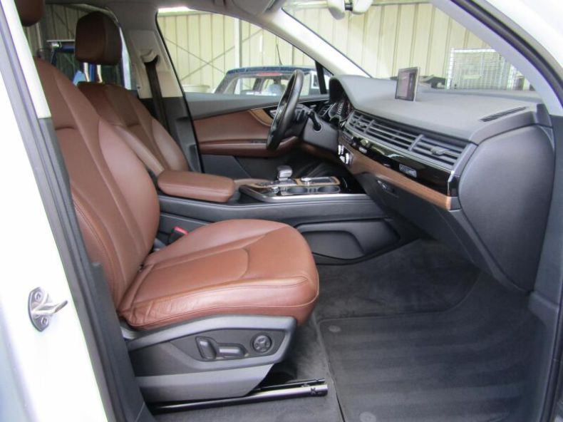 Audi Q7 - hlavní fotka