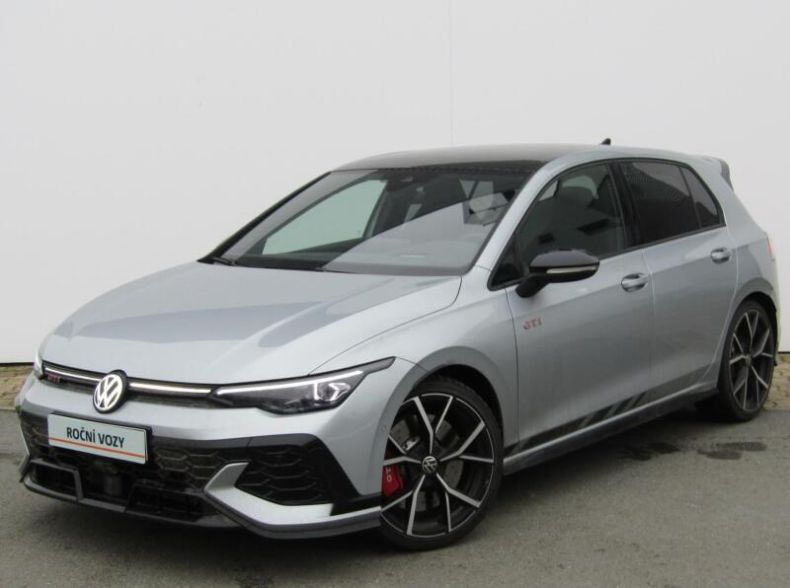 Volkswagen Golf - hlavní foto