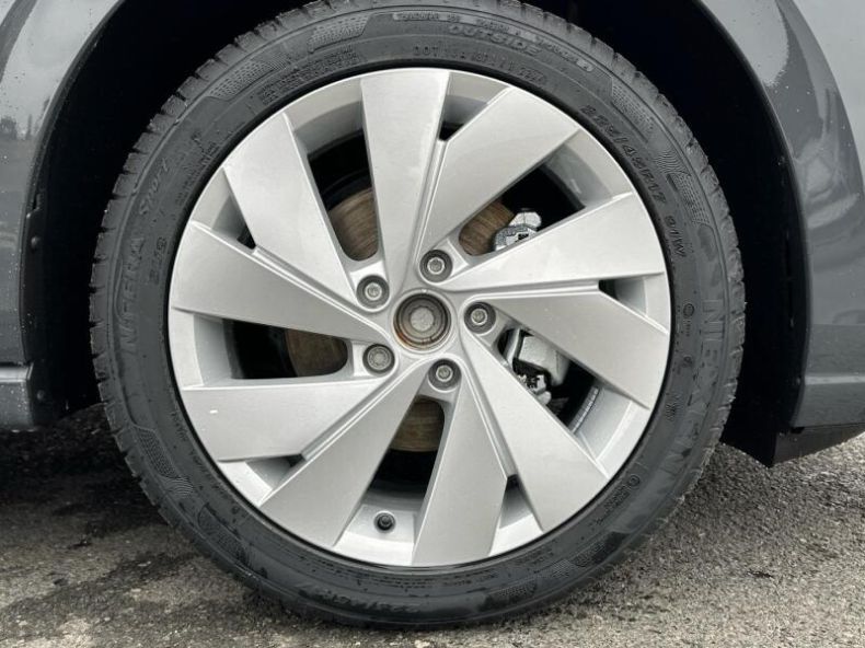 Volkswagen Golf - hlavní fotka