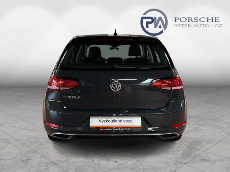 Volkswagen Golf - hlavní fotka