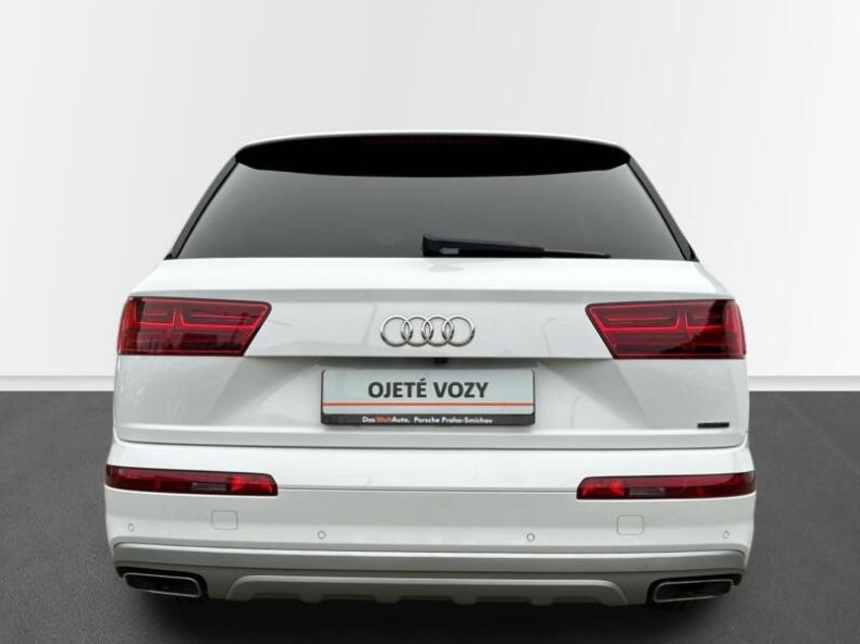 Audi Q7 - hlavní fotka