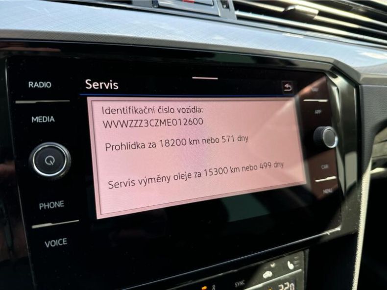 Volkswagen Passat - hlavní fotka