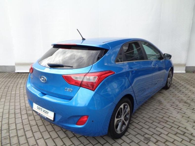 Hyundai i30 - hlavní fotka