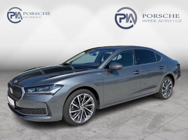 Škoda Superb - hlavní foto