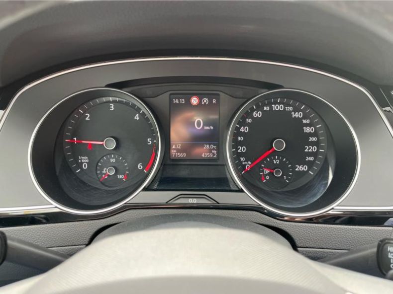 Volkswagen Passat - hlavní fotka