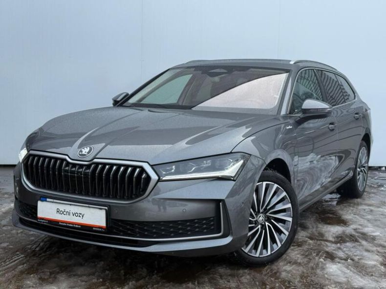 Škoda Superb - hlavní foto