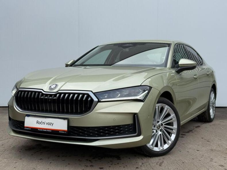 Škoda Superb - hlavní foto