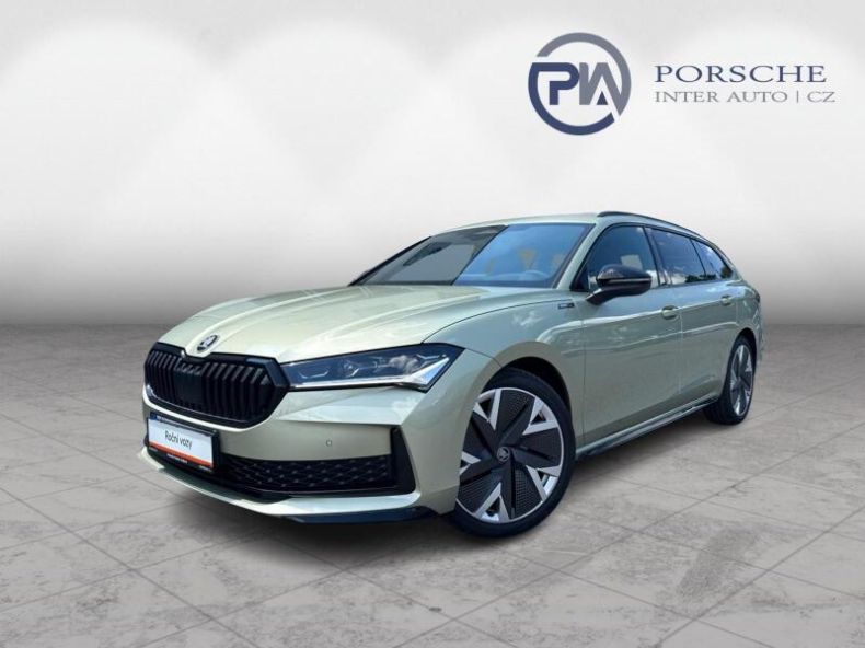 Škoda Superb - hlavní foto