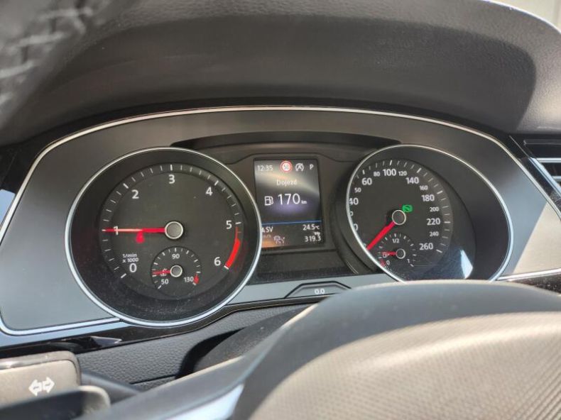 Volkswagen Passat - hlavní fotka